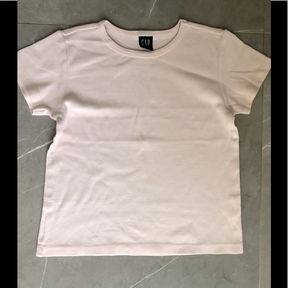 GAP girl’s pale pink T